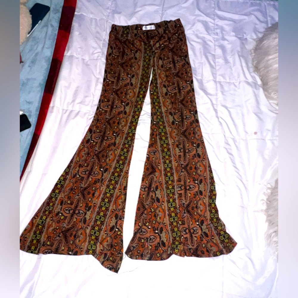 small low waisted flaire leggings